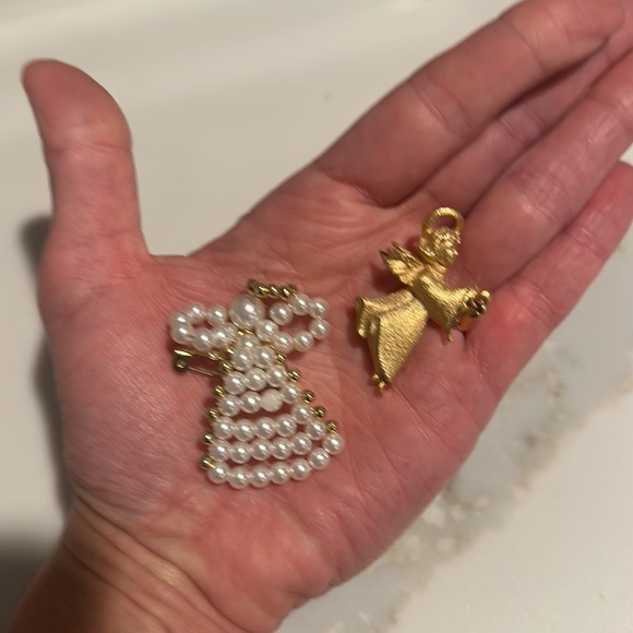 2 ángel pins - Picture 3 of 3